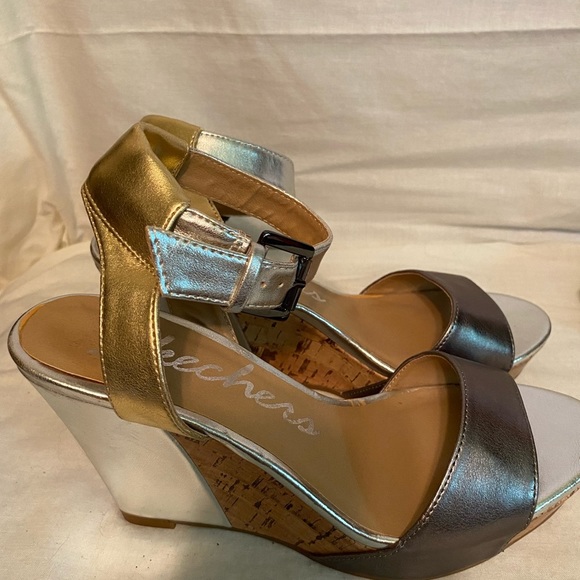 Sketchers tri- metallic high wedge heel size 7 - Picture 3 of 16